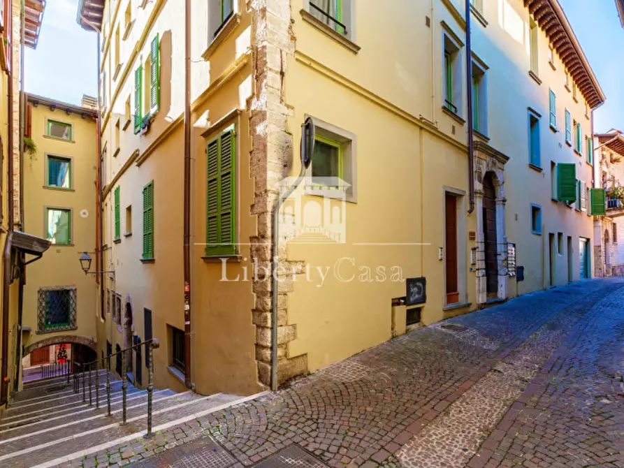 Immagine 2 di Appartamento in vendita  in Via di Mezzo a Salò