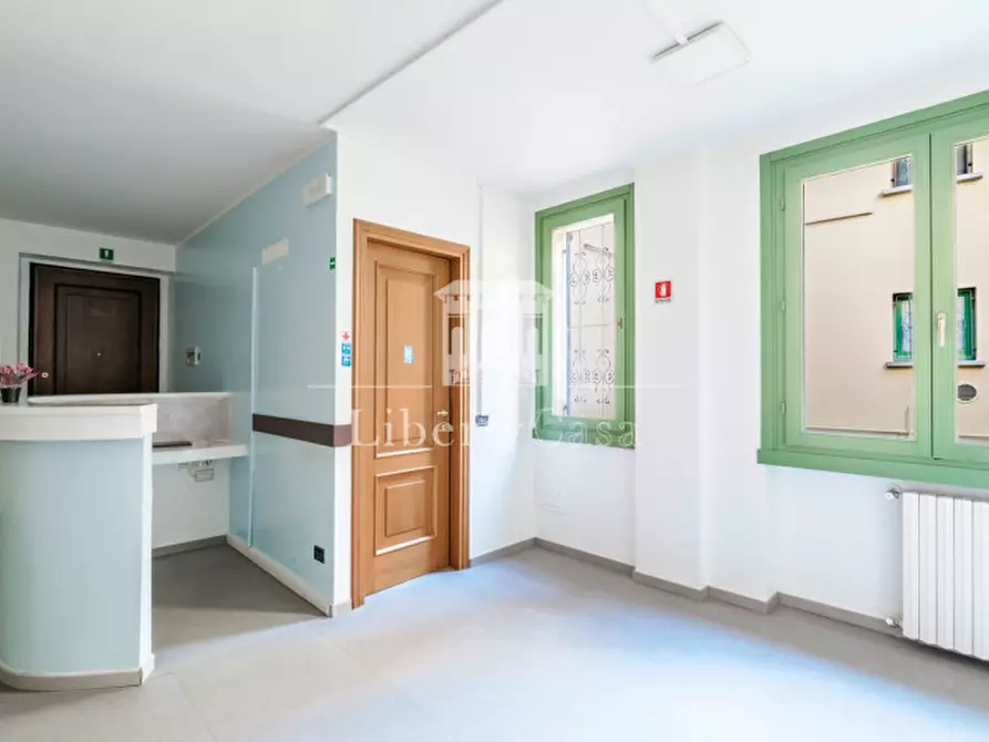 Immagine 7 di Appartamento in vendita  in Via di Mezzo a Salò