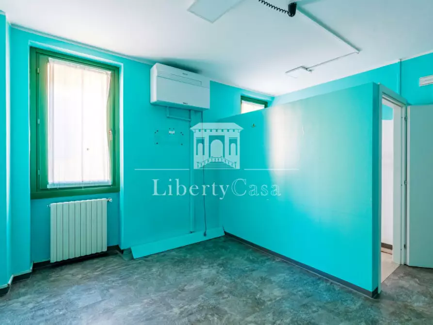 Immagine 15 di Appartamento in vendita  in Via di Mezzo a Salò