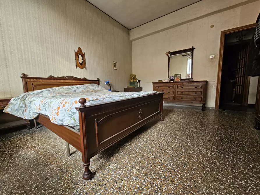 Immagine 10 di Appartamento in vendita  in Via Romagnoli a Savona