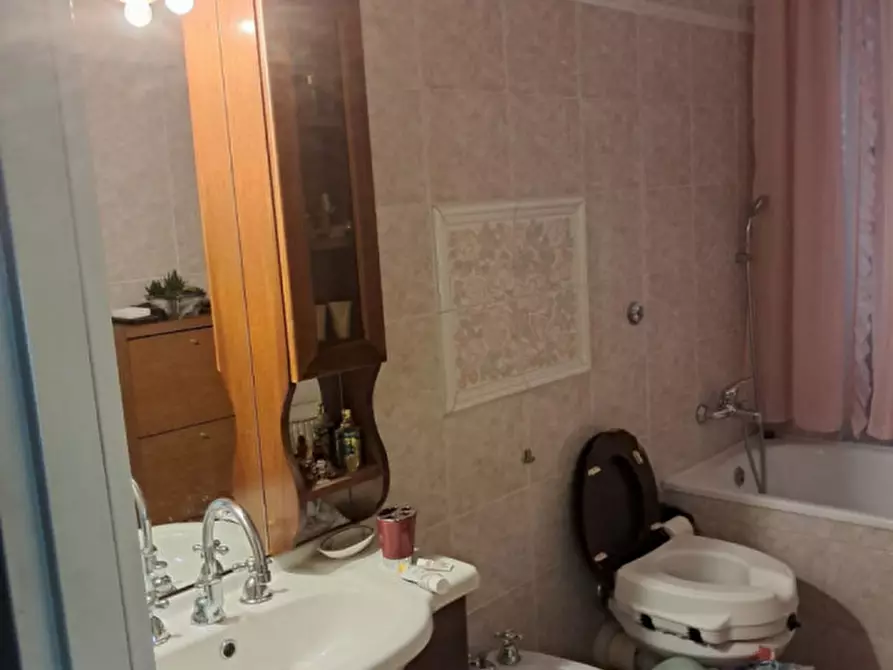 Immagine 8 di Appartamento in affitto  in Via Giuseppe de Robertis a Roma