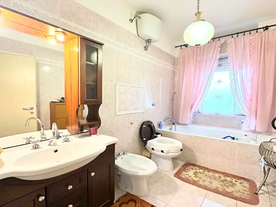 Immagine 21 di Appartamento in affitto  in Via Giuseppe de Robertis, 20 a Roma