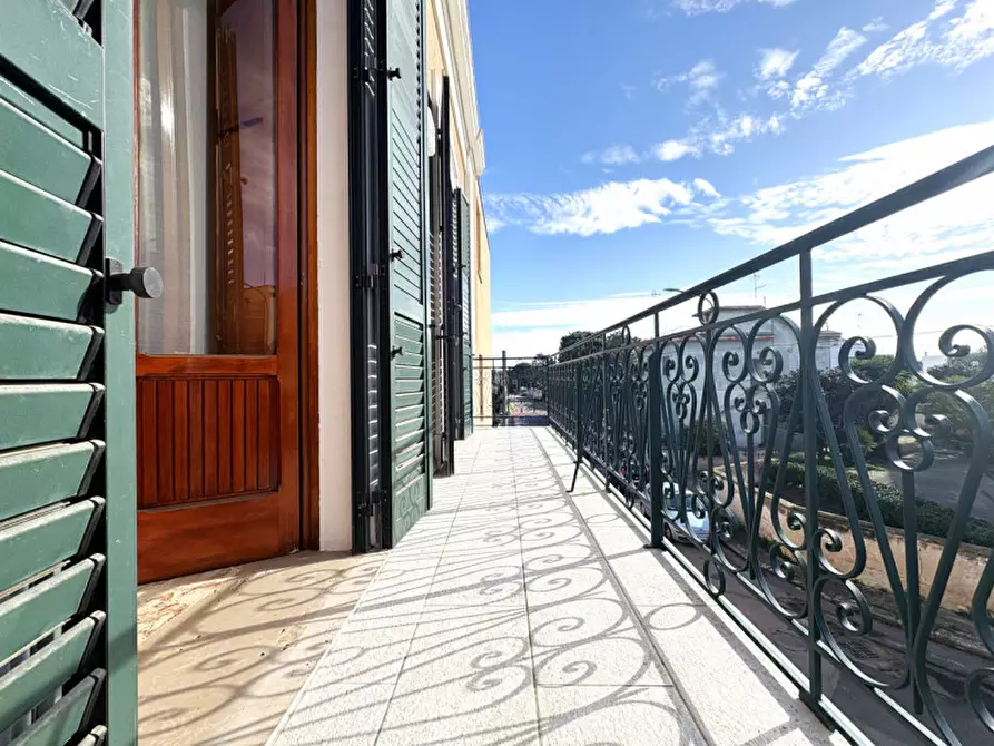 Immagine 5 di Appartamento in vendita  in via Roma 43 a Arnesano