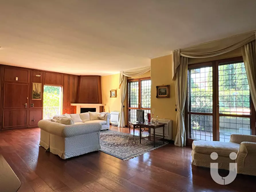 Immagine 10 di Villa in vendita  in Via Odone Belluzzi a Roma