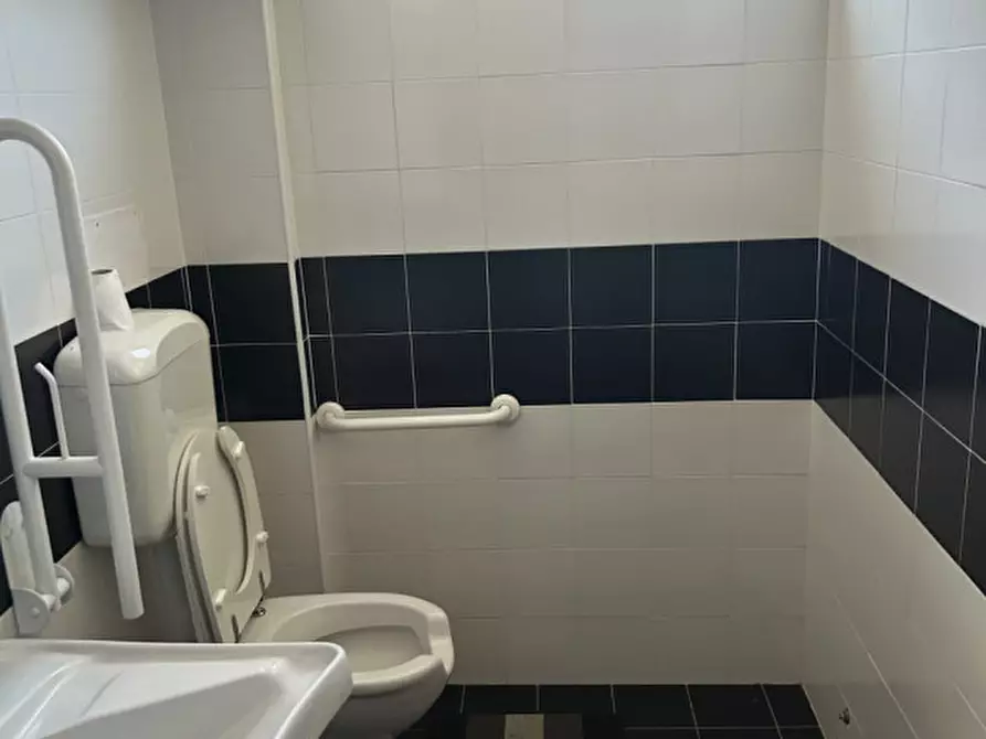 Immagine 7 di Negozio in vendita  in Via Vincenzo Cardarelli 4 a Viterbo