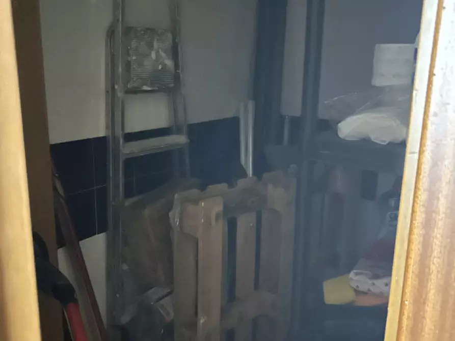 Immagine 8 di Negozio in vendita  in Via Vincenzo Cardarelli 4 a Viterbo