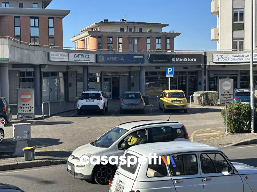 Immagine 11 di Negozio in vendita  in Via Vincenzo Cardarelli 4 a Viterbo