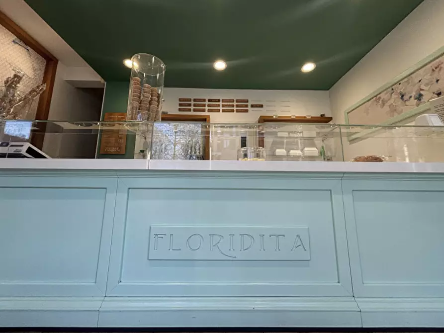 Immagine 12 di Attività commerciale in vendita  in Viale Solferino, 30/E a Parma