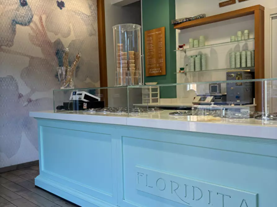 Immagine 30 di Attività commerciale in vendita  in Viale Solferino, 30/E a Parma