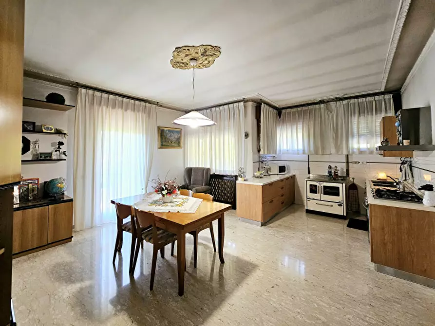 Immagine 2 di Casa bifamiliare in vendita  in VIA CASETTE a Baone