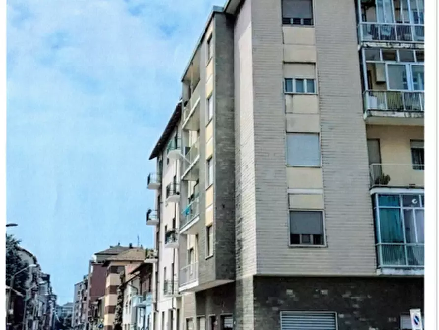 Immagine 1 di Attività commerciale in affitto  a Torino