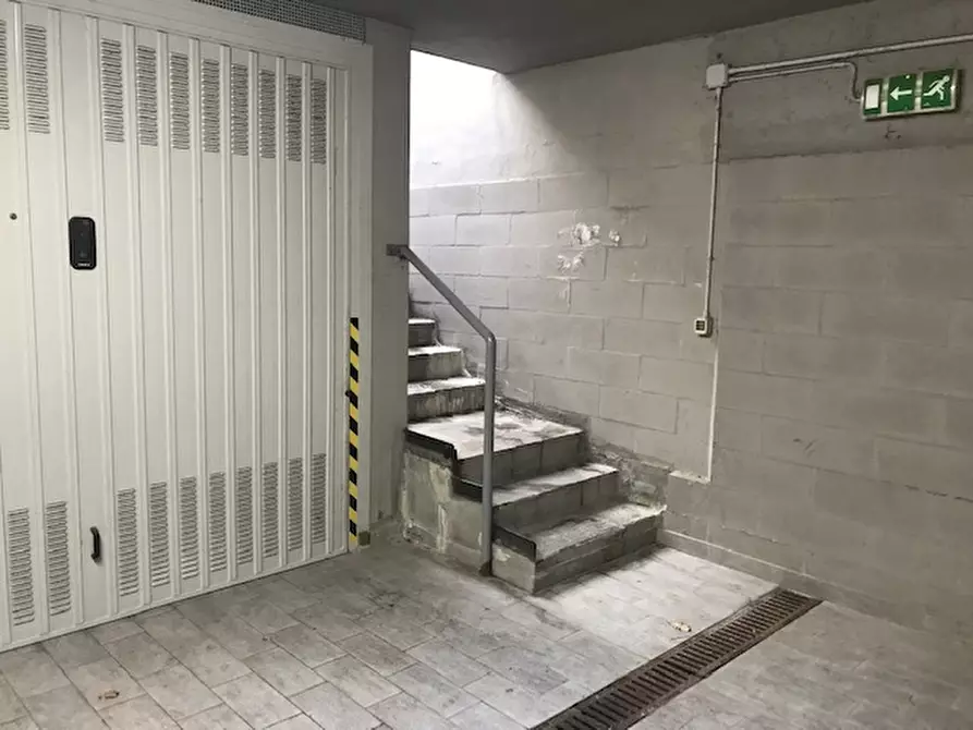 Immagine 5 di Garage in vendita  in Via Mascarella 76 a Bologna