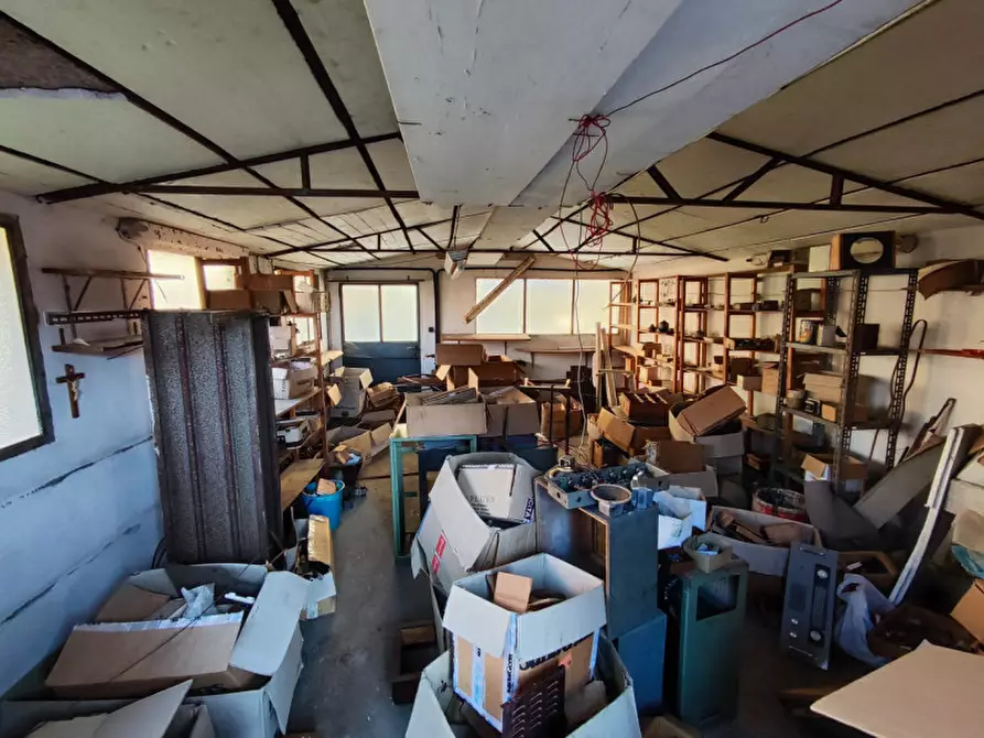 Immagine 4 di Garage in vendita  a Padova