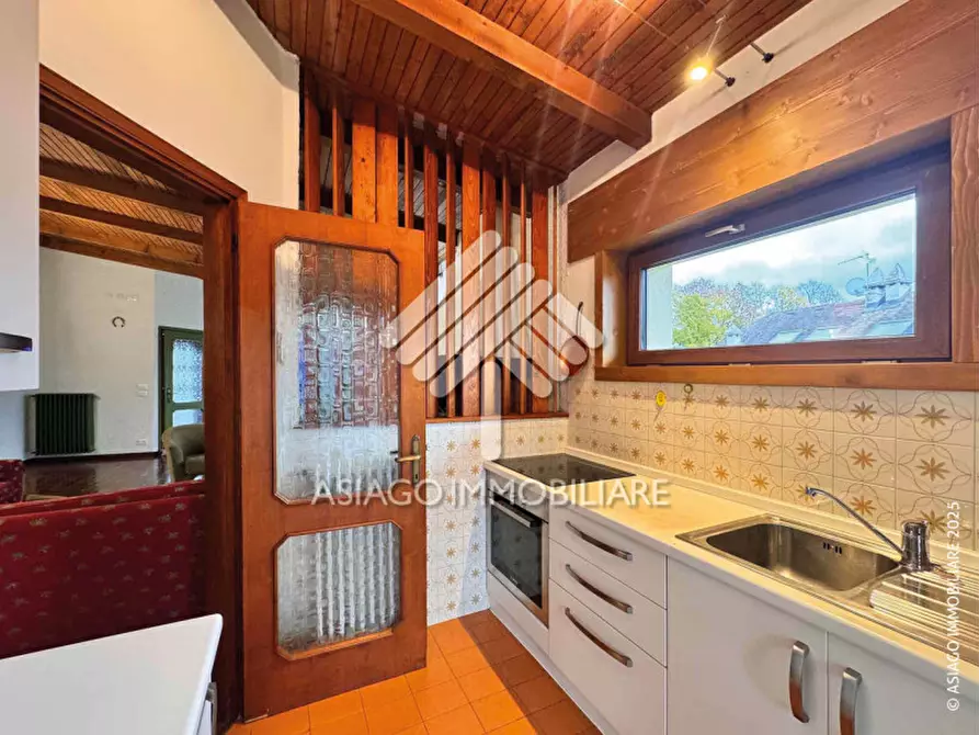 Immagine 10 di Appartamento in affitto  in Via Giovanni Bertacchi a Asiago