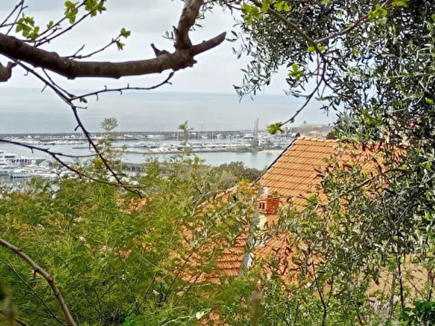 Immagine 2 di Villa in vendita  in Via Asplanato Siccardi a San Remo