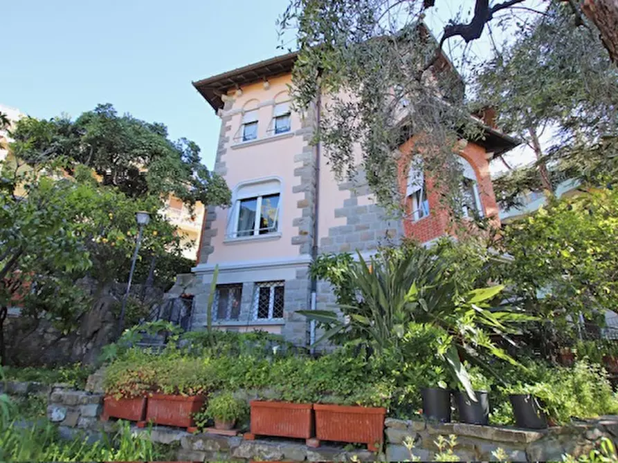 Immagine 24 di Villa in vendita  in Via Asplanato Siccardi a San Remo
