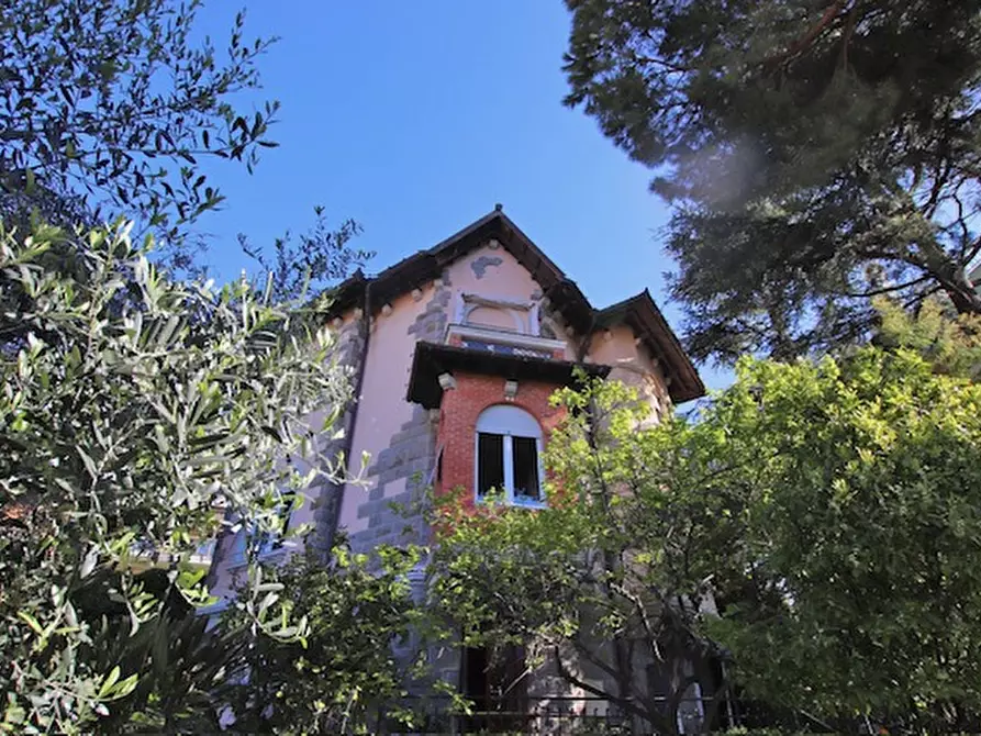 Immagine 30 di Villa in vendita  in Via Asplanato Siccardi a San Remo