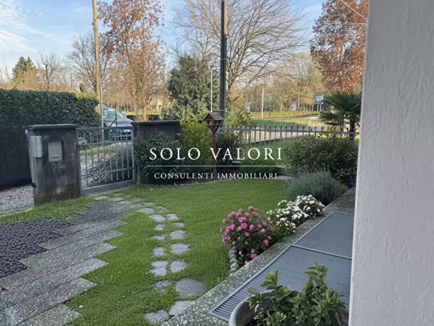 Immagine 4 di Casa bifamiliare in vendita  a Castelfranco Veneto