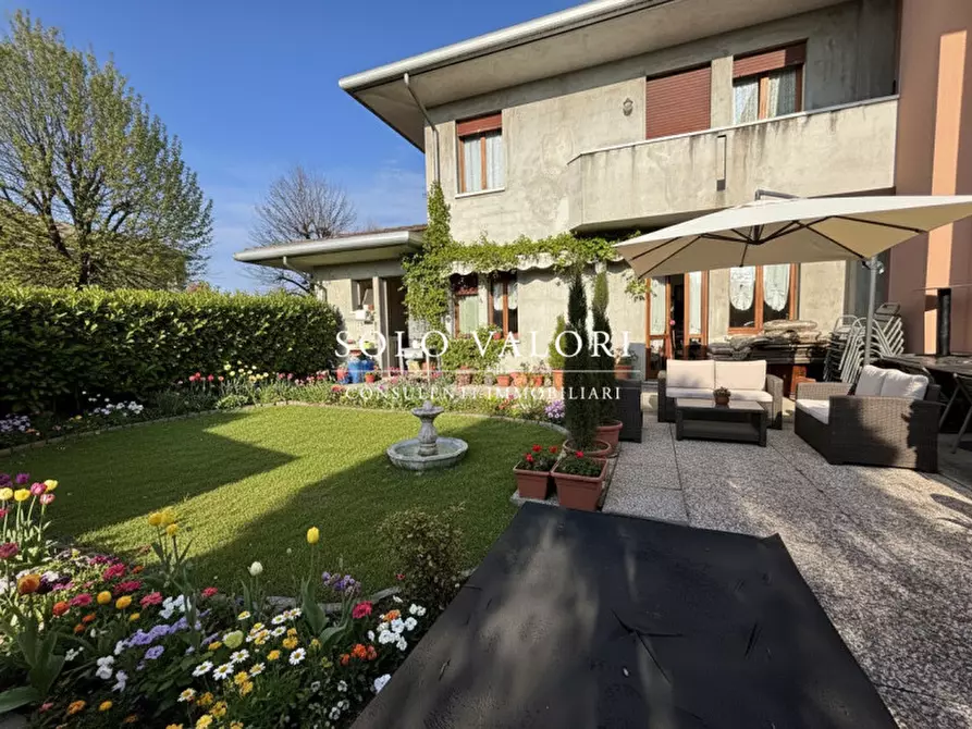 Immagine 10 di Casa bifamiliare in vendita  a Castelfranco Veneto