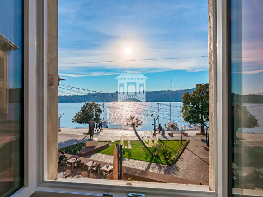 Immagine 1 di Appartamento in vendita  in Piazza Zanardelli a Salò