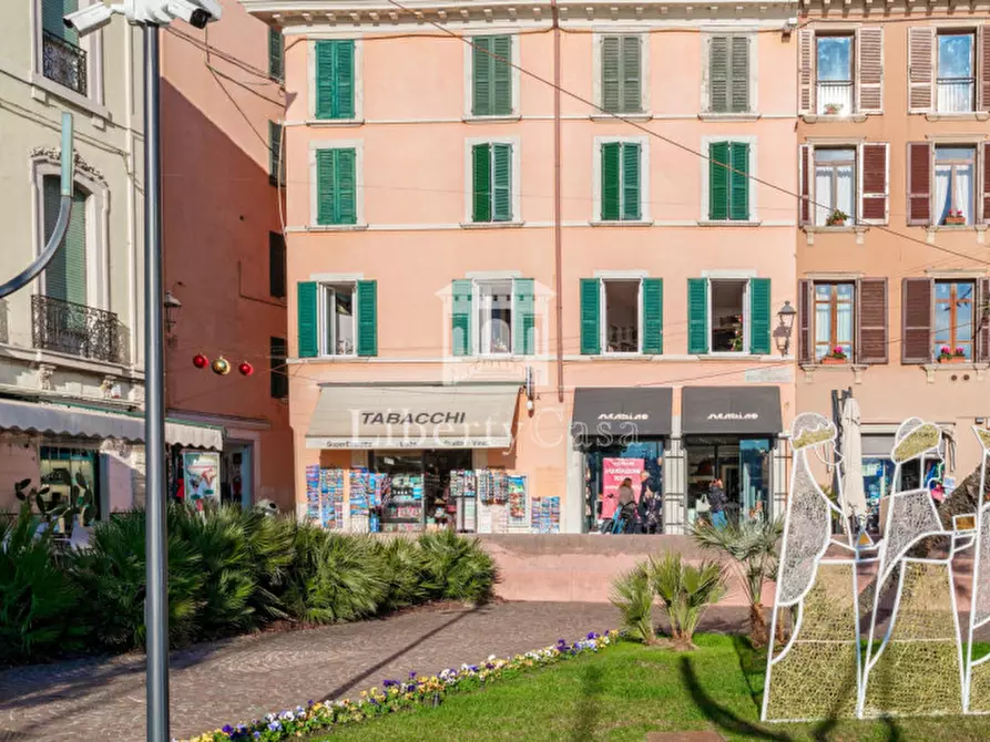 Immagine 4 di Appartamento in vendita  in Piazza Zanardelli a Salò