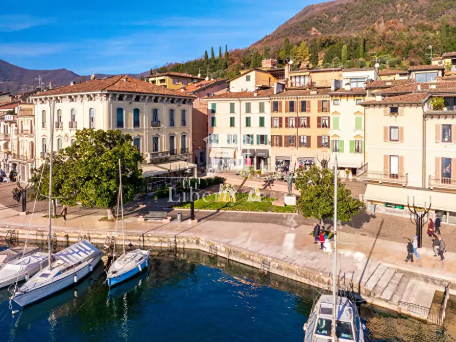 Immagine 12 di Appartamento in vendita  in Piazza Zanardelli a Salò