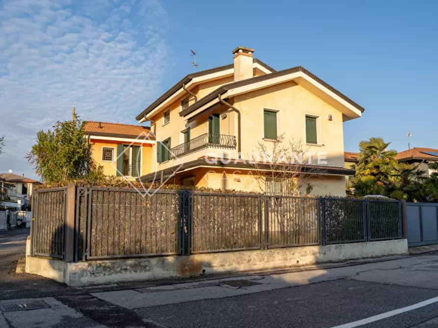 Immagine 3 di Villa in vendita  in Via Giuseppe Salce 2 a Padova