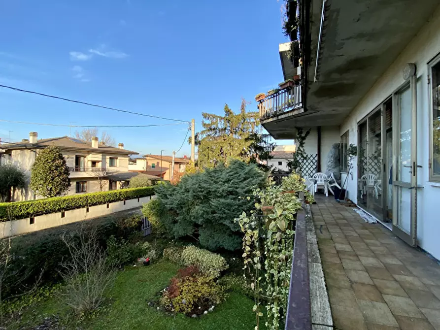 Immagine 11 di Casa indipendente in vendita  in Via Francesco Crispi, 63 a Costabissara