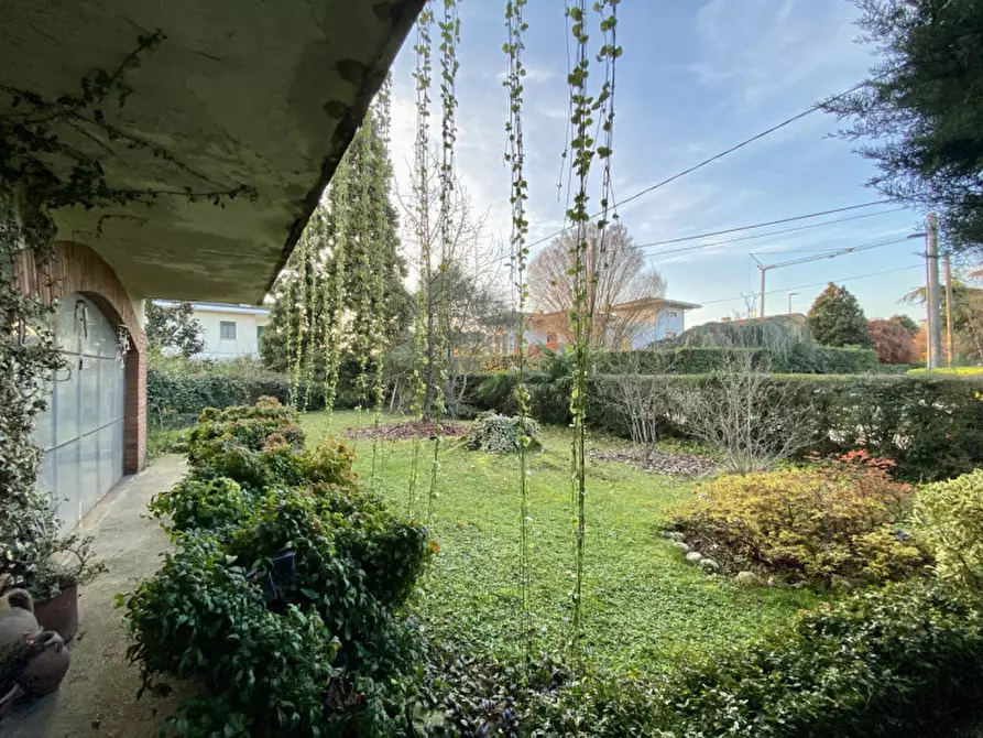 Immagine 34 di Casa indipendente in vendita  in Via Francesco Crispi, 63 a Costabissara