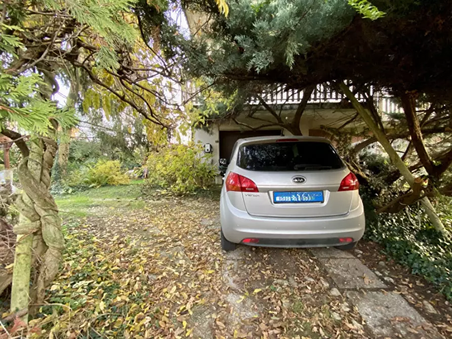 Immagine 37 di Casa indipendente in vendita  in Via Francesco Crispi, 63 a Costabissara