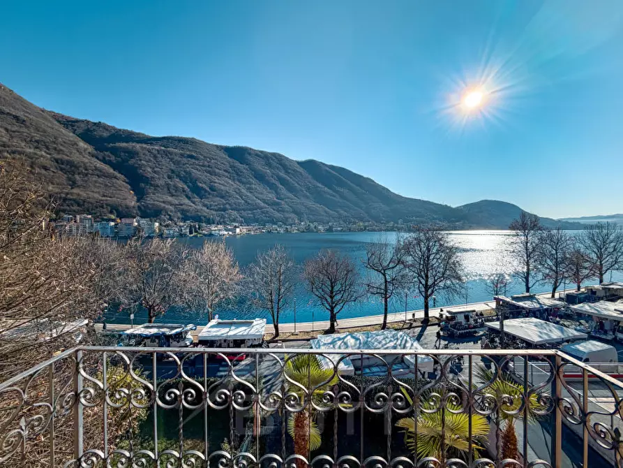 Immagine 2 di Villa in vendita  in Via Lungo Lago Gramsci, 30 a Omegna