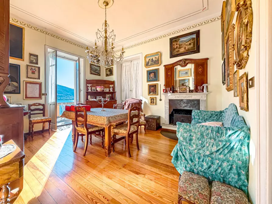 Immagine 3 di Villa in vendita  in Via Lungo Lago Gramsci, 30 a Omegna