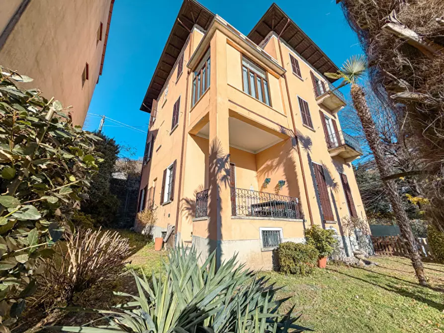 Immagine 7 di Villa in vendita  in Via Lungo Lago Gramsci, 30 a Omegna