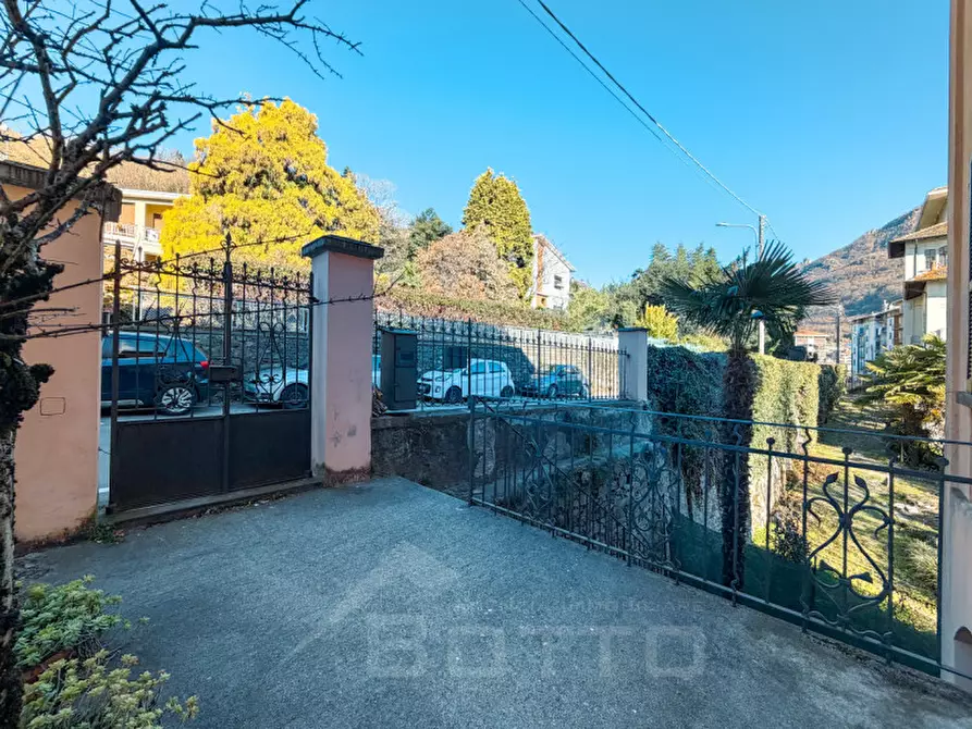 Immagine 9 di Villa in vendita  in Via Lungo Lago Gramsci, 30 a Omegna