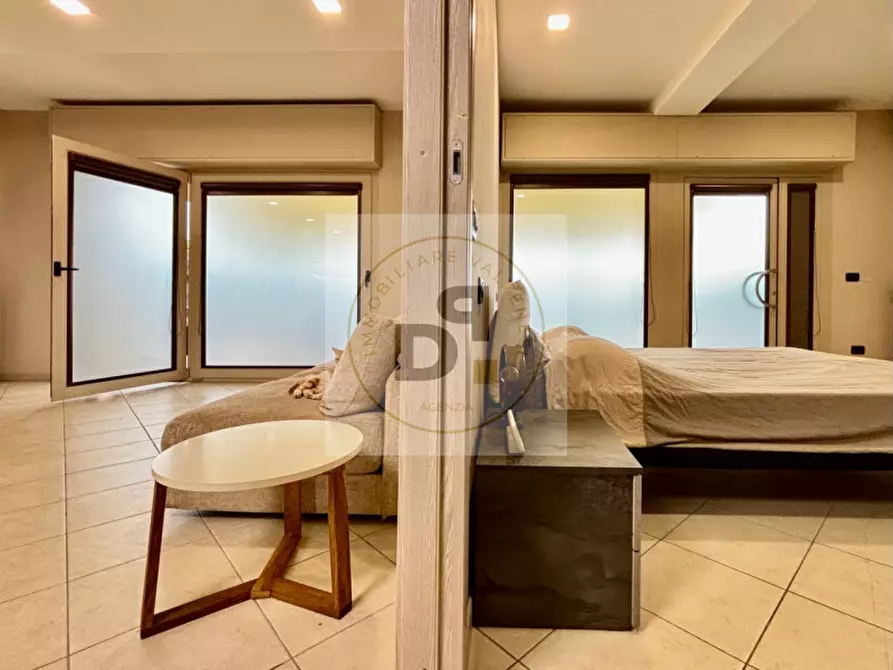 Immagine 12 di Appartamento in vendita  in Via Pozza a Lonato del Garda