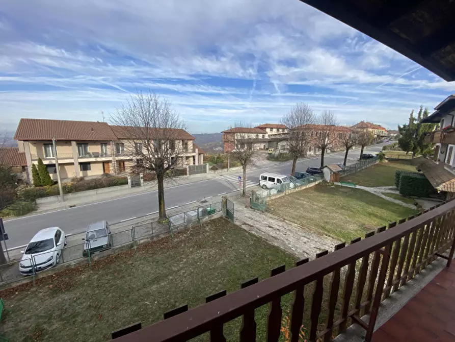 Immagine 2 di Appartamento in vendita  in Via Monforte a Roddino