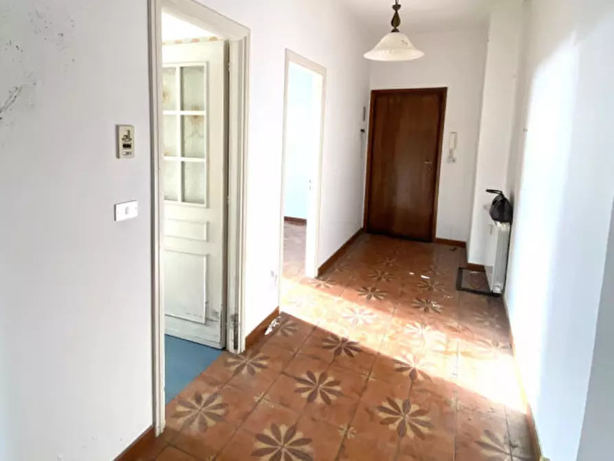 Immagine 10 di Appartamento in vendita  in Via Monforte a Roddino