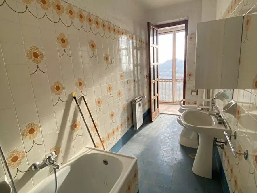 Immagine 11 di Appartamento in vendita  in Via Monforte a Roddino