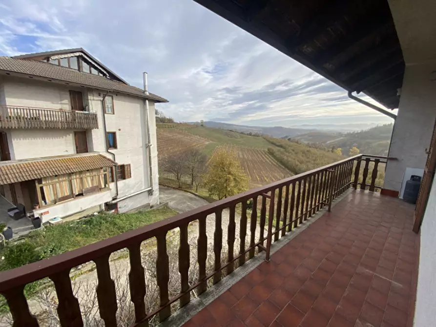 Immagine 14 di Appartamento in vendita  in Via Monforte a Roddino