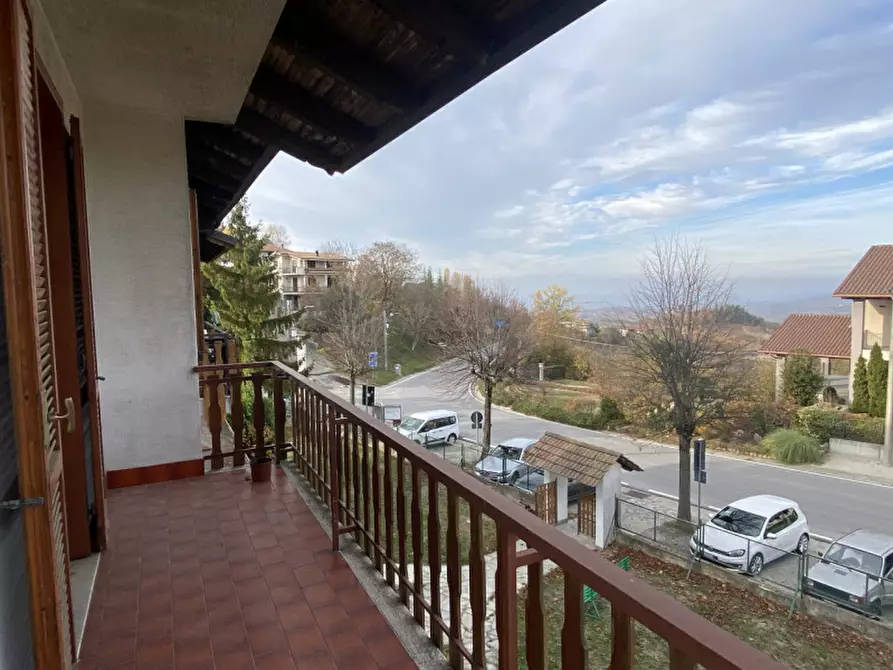 Immagine 15 di Appartamento in vendita  in Via Monforte a Roddino