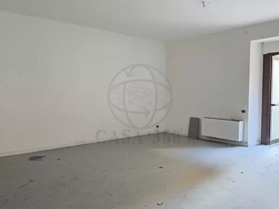 Immagine 9 di Negozio in vendita  in Via Cavour a Terni