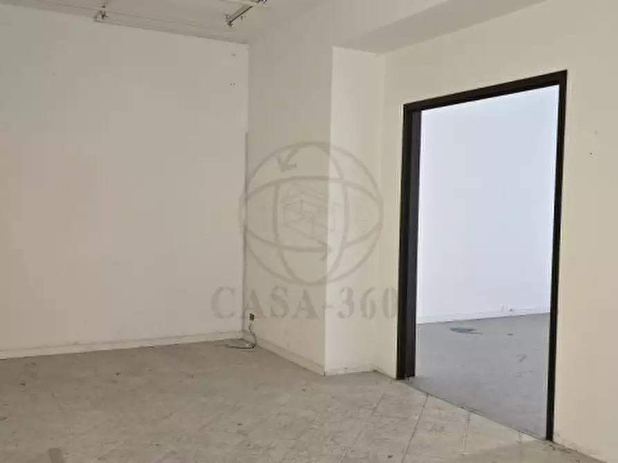 Immagine 16 di Negozio in vendita  in Via Cavour a Terni