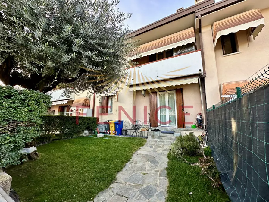 Immagine 38 di Villetta a schiera in vendita  in Via Colonna 38 a Susegana