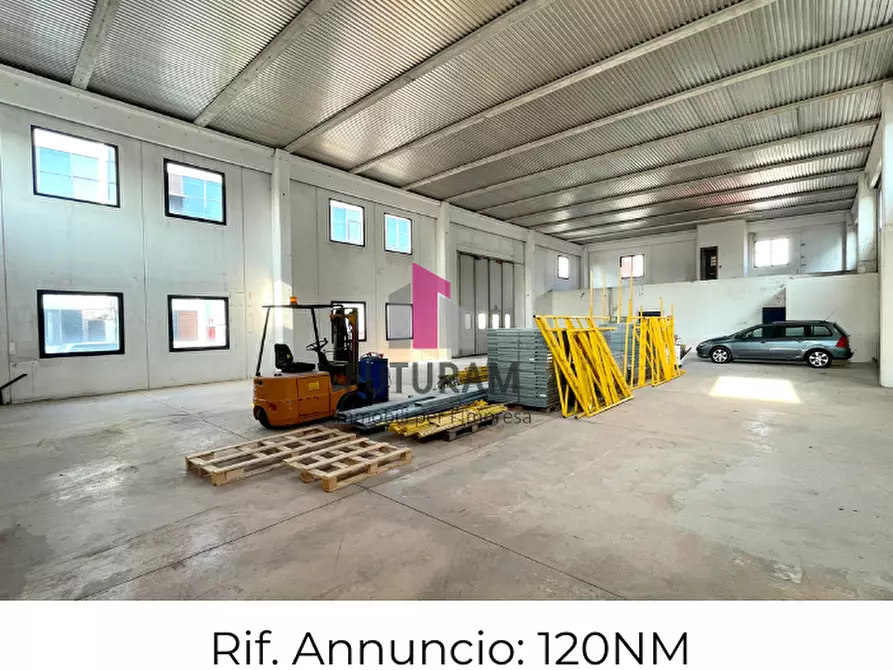 Immagine 1 di Capannone industriale in vendita  a Rubano