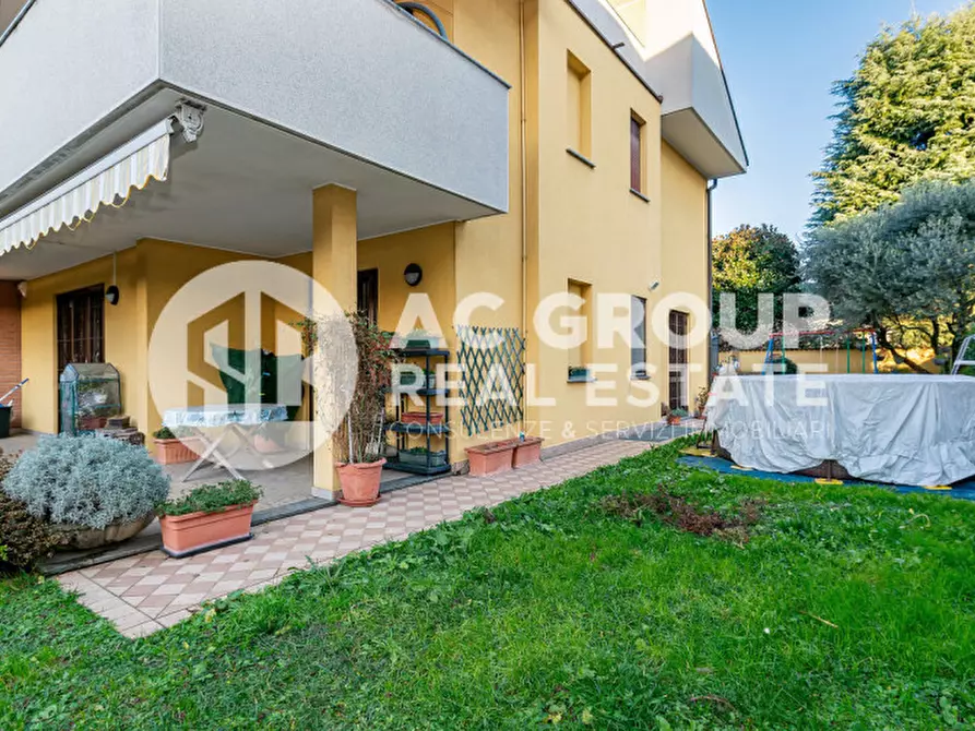 Immagine 2 di Casa bifamiliare in vendita  in Via Cesare Miola a Saronno