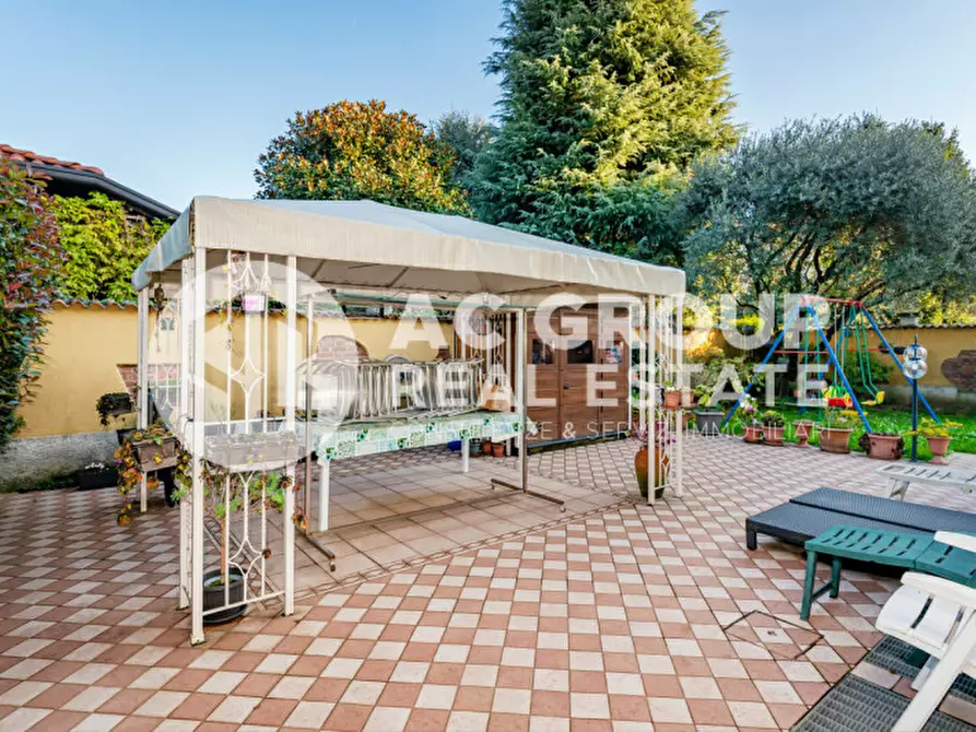 Immagine 3 di Casa bifamiliare in vendita  in Via Cesare Miola a Saronno