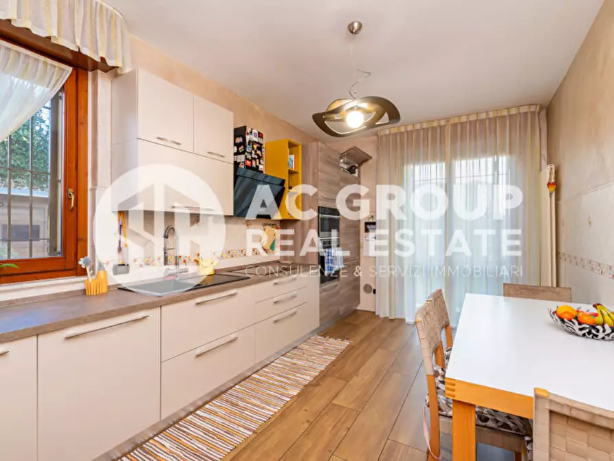 Immagine 12 di Casa bifamiliare in vendita  in Via Cesare Miola a Saronno