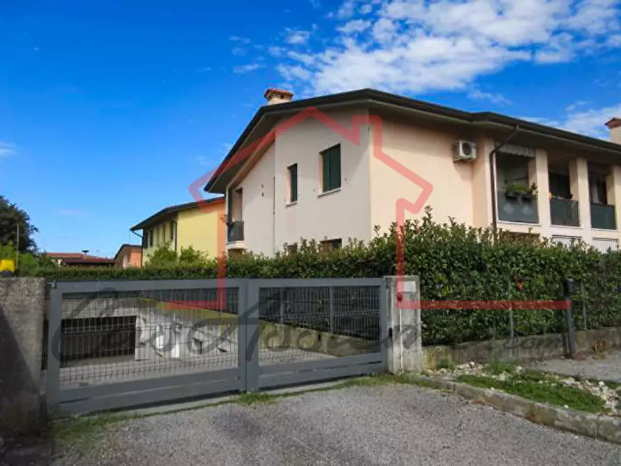 Immagine 3 di Appartamento in vendita  in Via Bressani a Tezze Sul Brenta