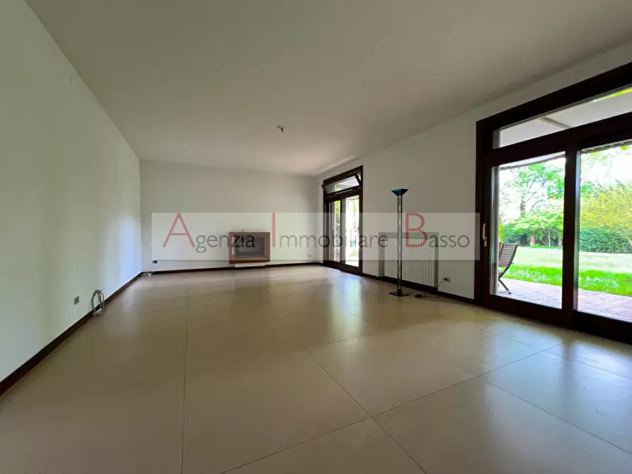 Immagine 5 di Villa in vendita  in via forcellilni a Padova