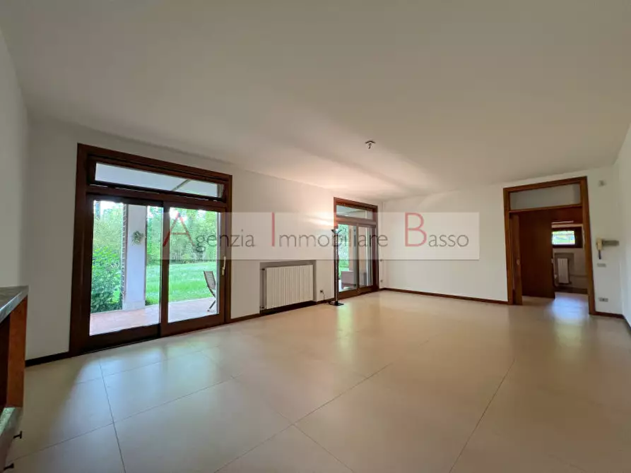 Immagine 7 di Villa in vendita  in via forcellilni a Padova